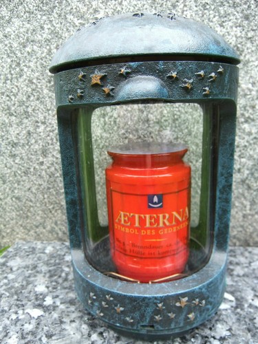 Grablaterne mond und - ", sterne